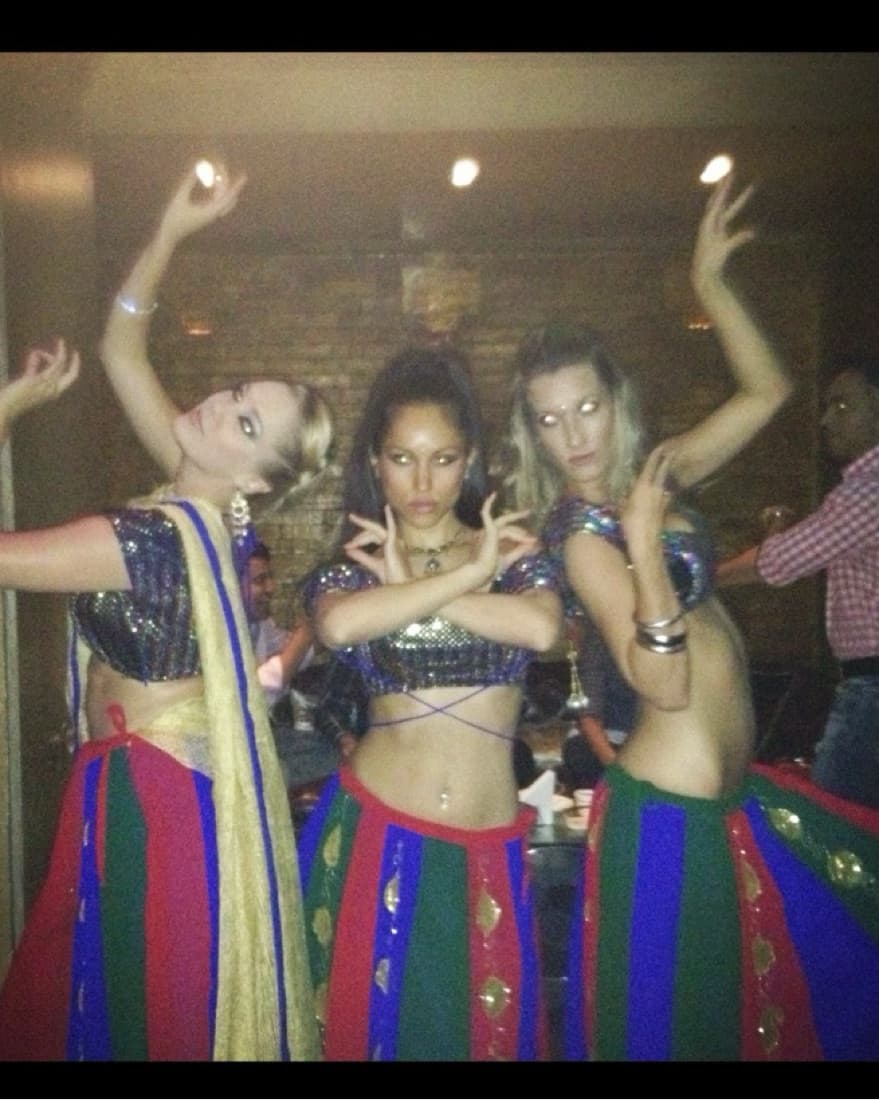 Indian Bollywood Choli & Lehenga Costume - Image 3