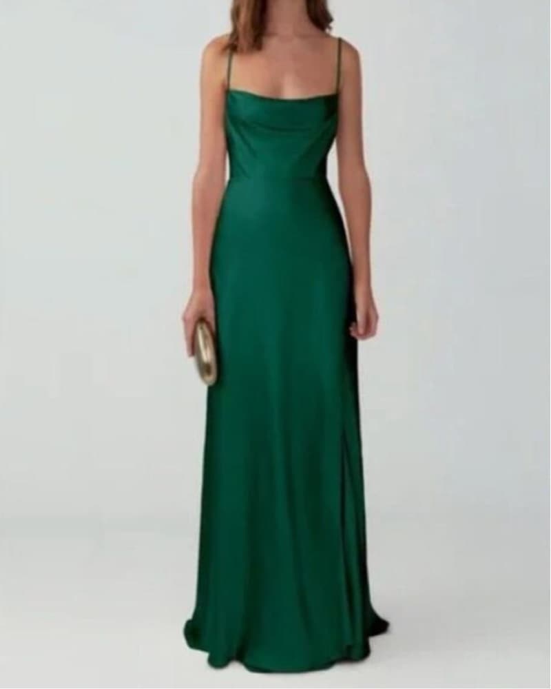 Elegant Emerald Green Evening Dress - Image 1