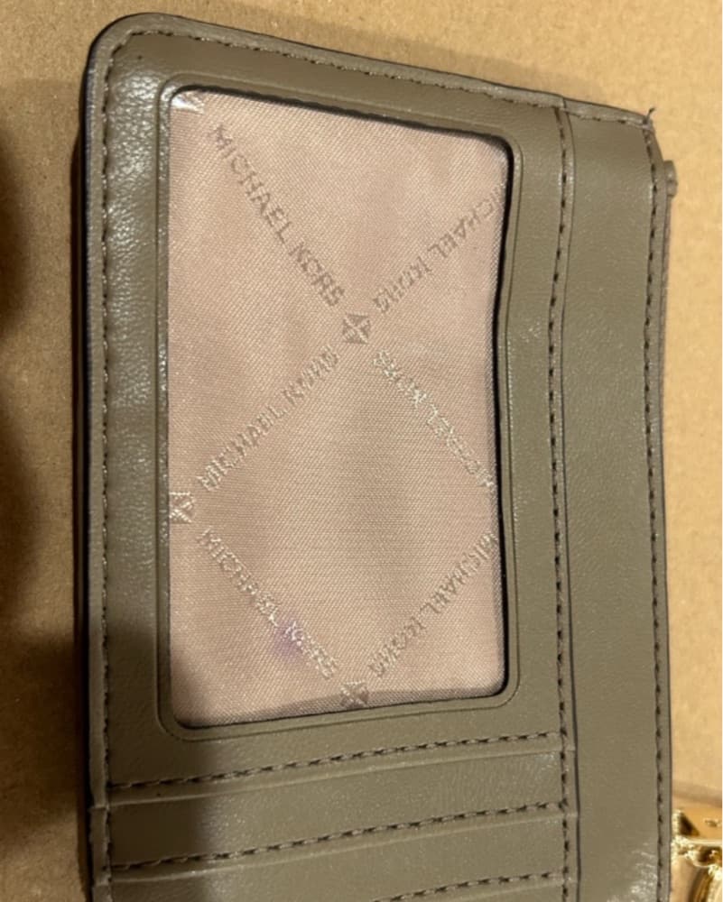 Michael kors Wallet - Image 2