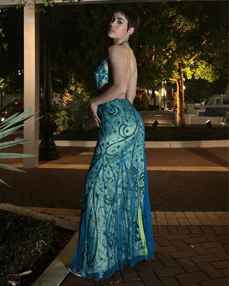 Captivating Peacock Patterned Maxi Dress - Image 3