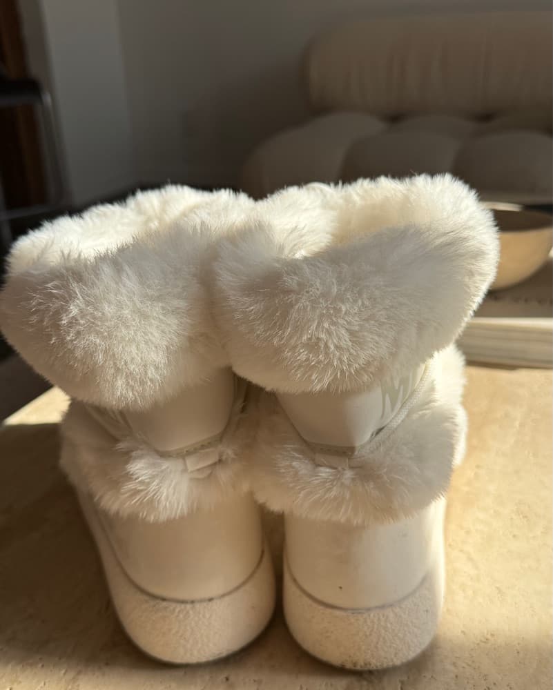 White Faux Fur Moonboots - Image 5