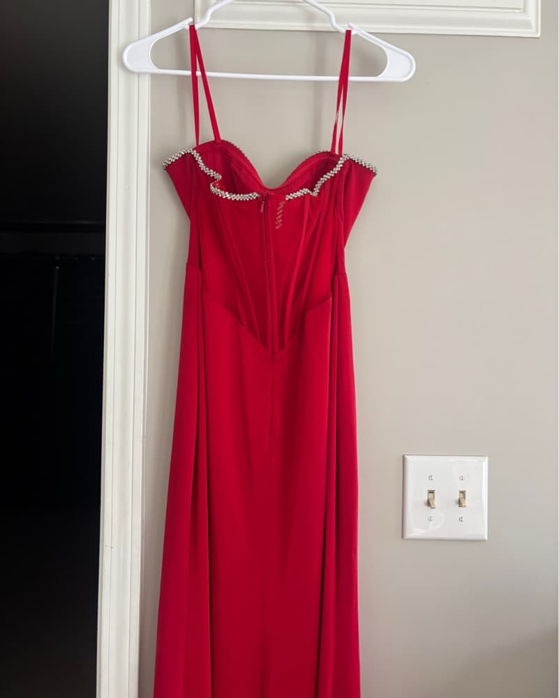 Stunning Red Glam Gown - Image 3