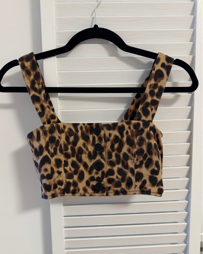 Reformation Leopard Print Crop Top - Image 4