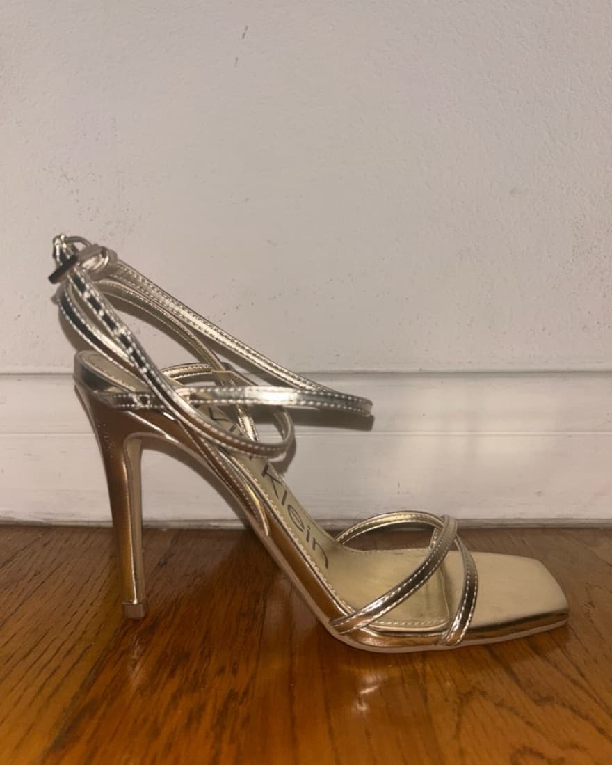 GOLD CALVIN KLEIN HEELS  - Image 2