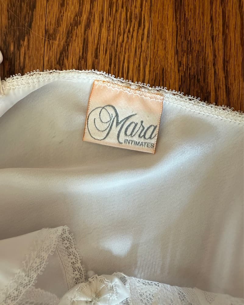 Vintage 90s White Lace Cami Top - Image 4