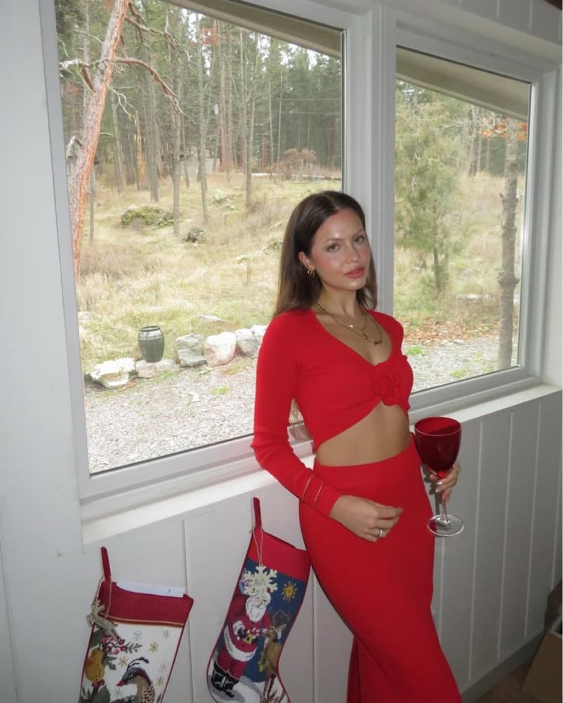 Vibrant Red Crop Top and Skirt Set - Image 2