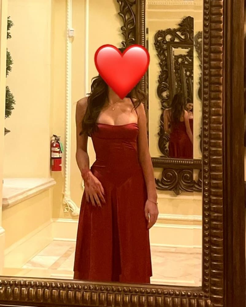 Elegant Red Dress - Image 2
