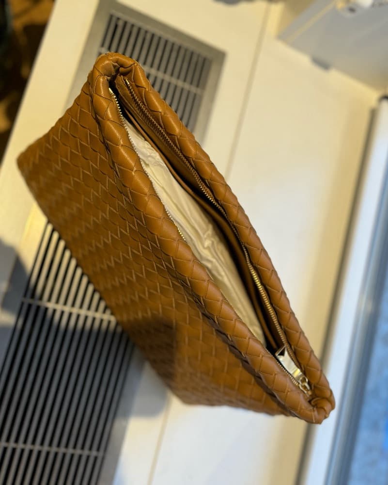 Large Bottega Veneta Pouch Clutch - Image 5
