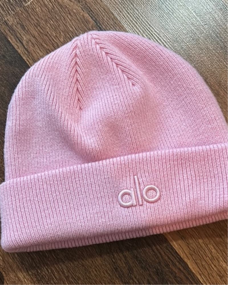 Chic Alo Ribbed Beanie - Image 2