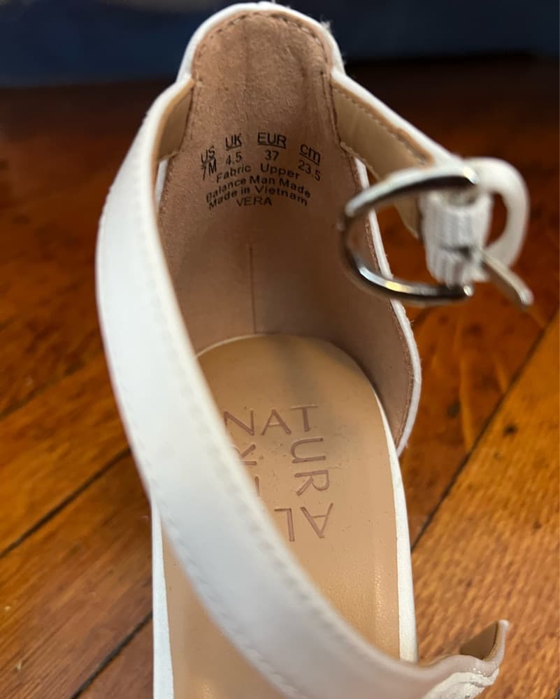 White heels - Image 2