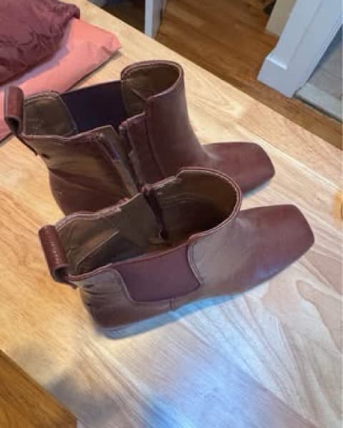 Unused Mohogany Boots (8) - Franco Sarto - Image 3