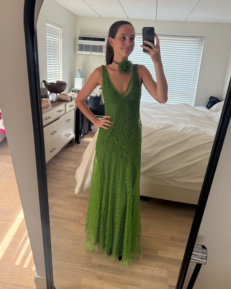 De la Vali Green Lace Maxi Dress - Image 2