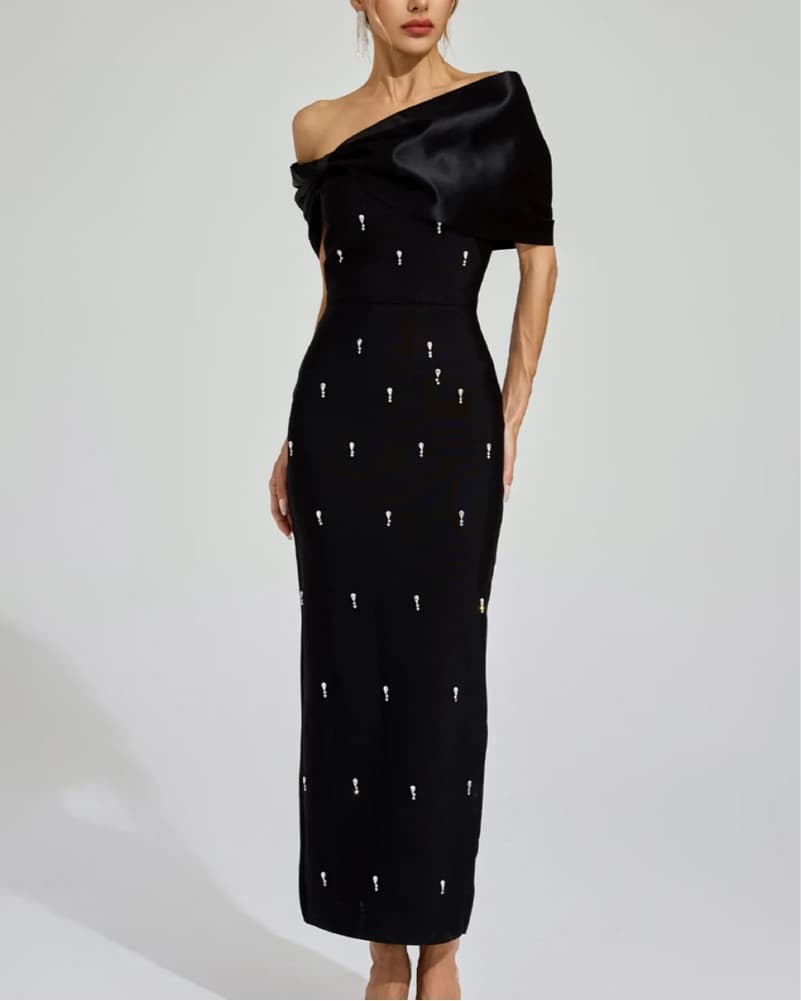 Elegant One-Shoulder Black Formal Gown - Image 1