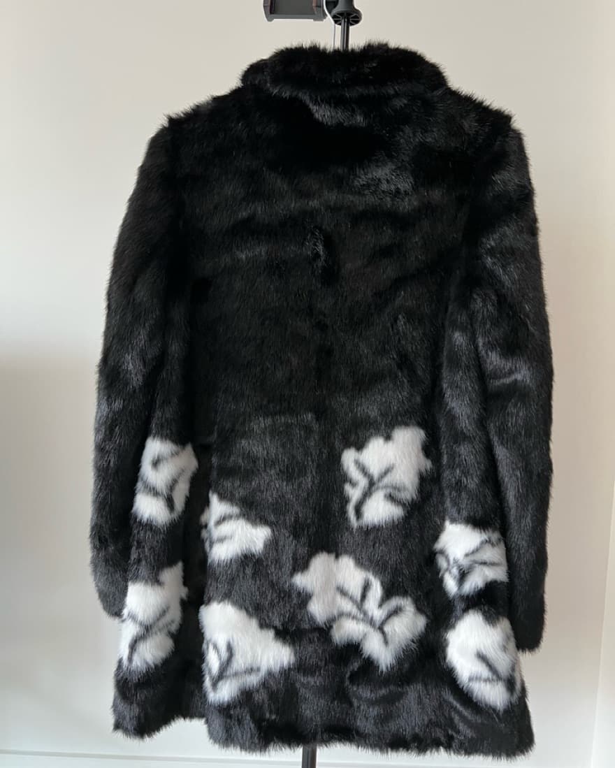 Black Shrimps Faux Fur Floral Coat - Image 2