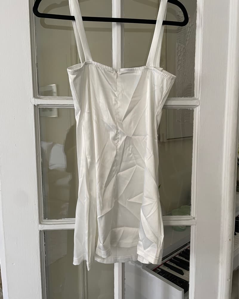 Sleek White Satin Dress - Image 2
