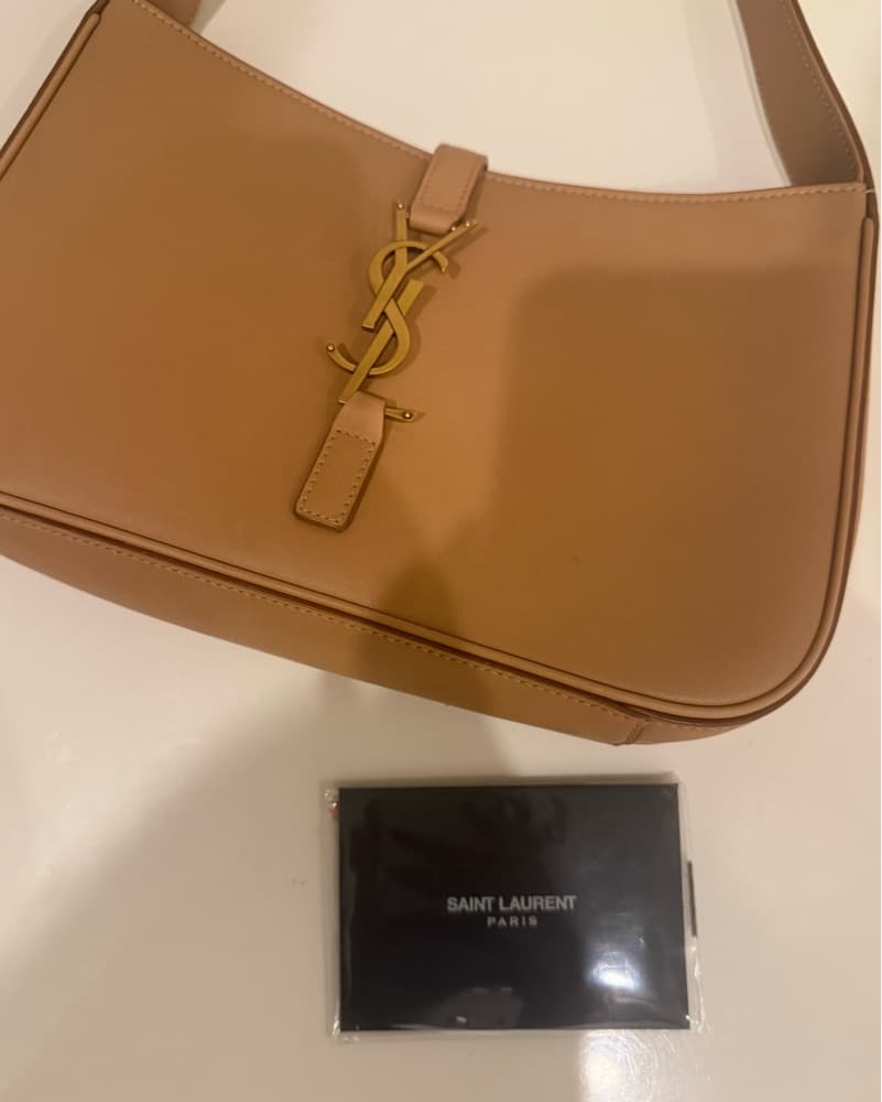 Yves Saint Laurent Le 5 A 7 Shoulder Bag - Image 3