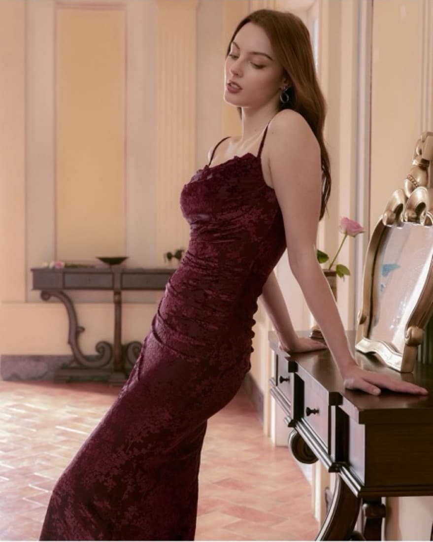 Lait Collection Alaina Velvet Midi Dress - Image 2