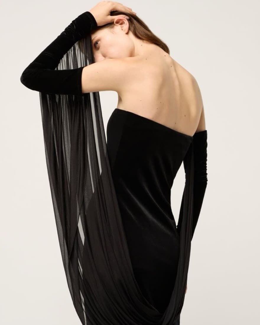 Strapless Velvet Dress - Image 4