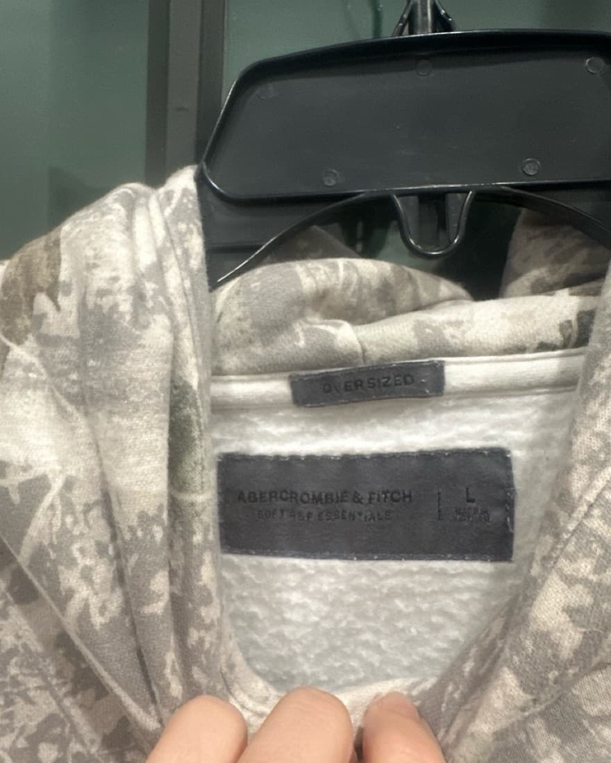 Oversized camo abercombie & Fitch Hoodie - Image 2