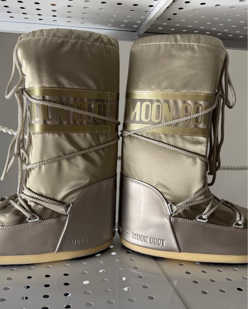 Moon Boots Tall Icon Glance Platinum  - Image 1