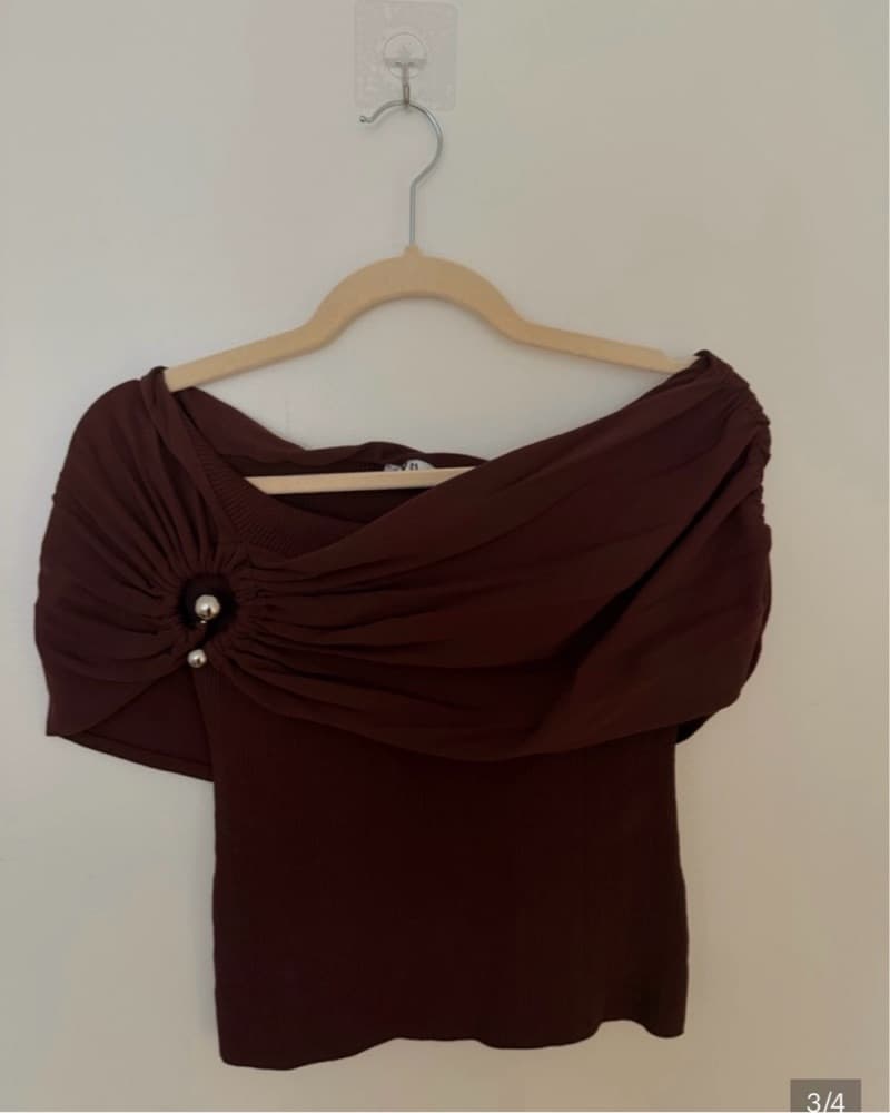 Off The Shoulder Metal Ring Knit Top - Image 5