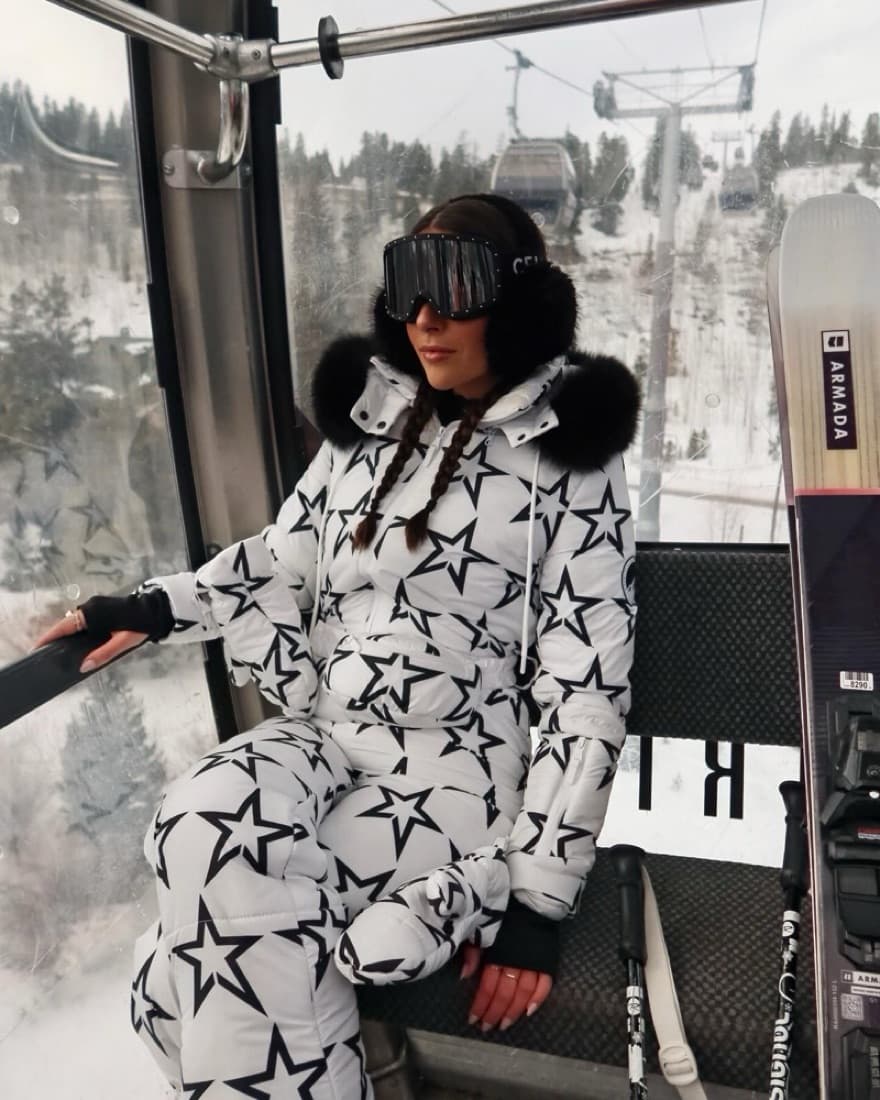 Chic Star-Printed Snow Gear - Image 6