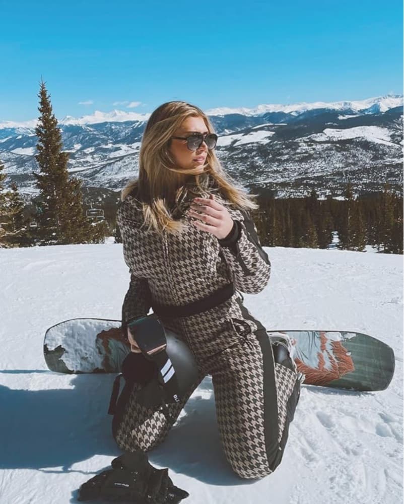 Chic Houndstooth Snowsuit with Detachable Fur Collar - Image 2