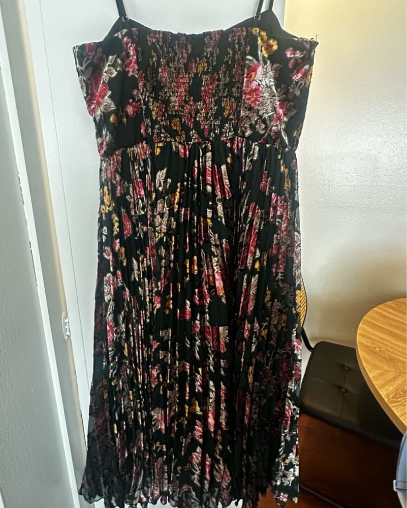 Floral Anthropoligie Dress - Image 3