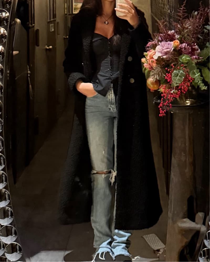 Chic Black Coat - Image 2