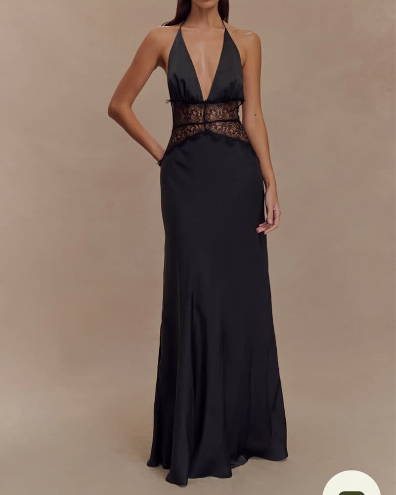 Elegant Backless Lace Maxi Dress - Image 1