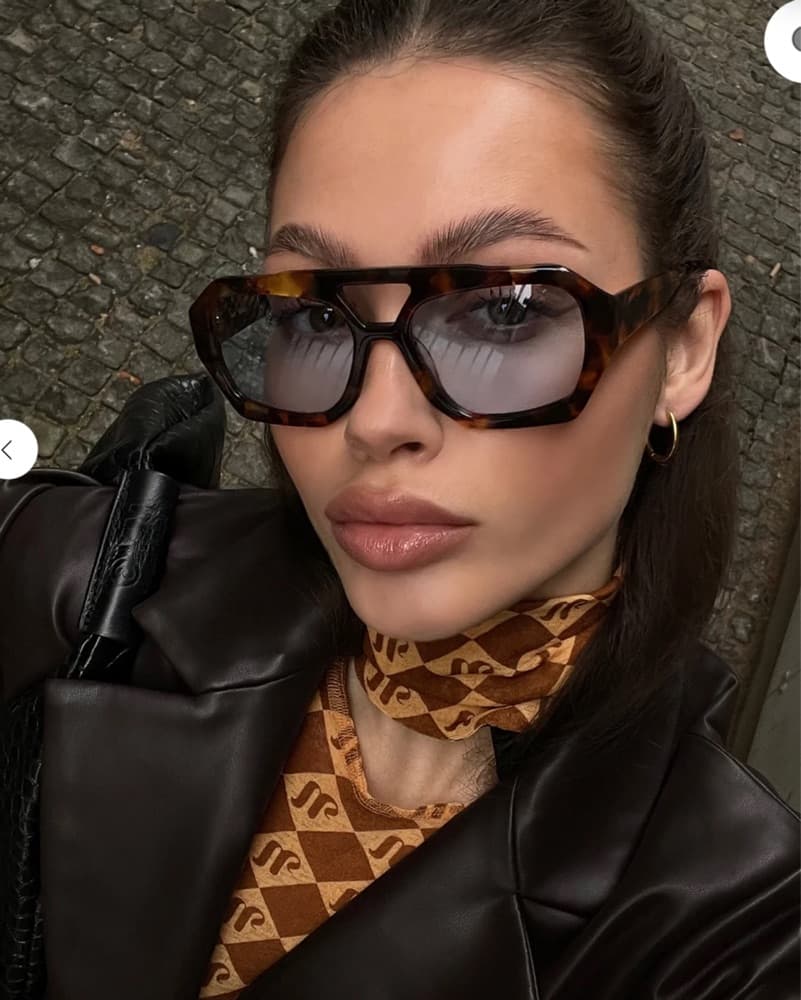 Stylish Tortoiseshell Acetate Sunglasses - Image 3