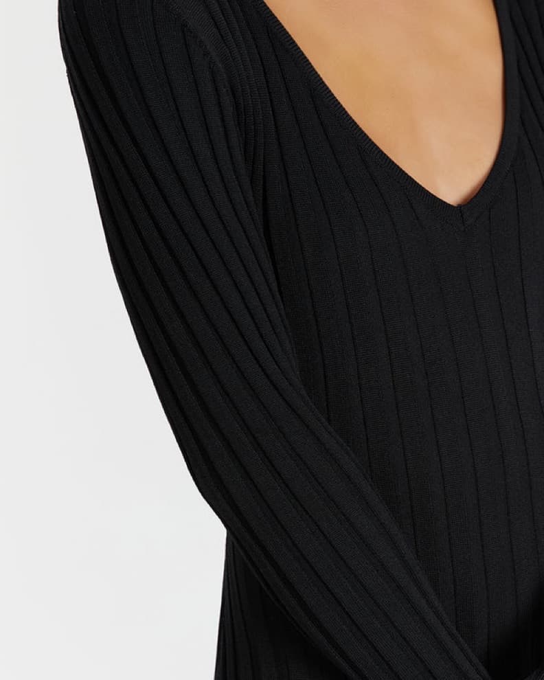DISSH REIGN BLACK SLEEVED KNIT MIDI DRES - Image 4