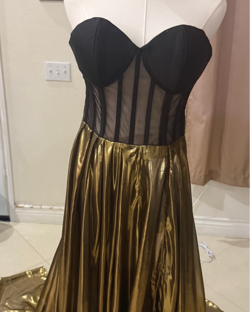 Korset Style Maxi Dress Black And Gold - Image 3