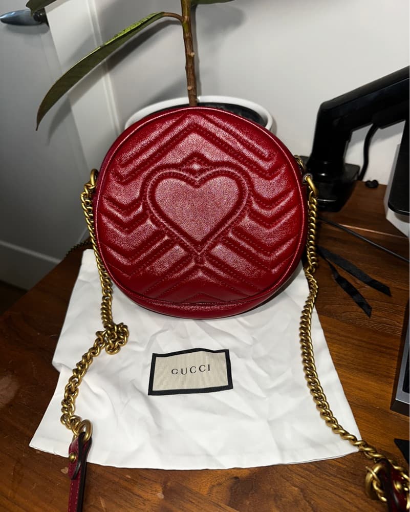 Gucci Chevron Heart Quilted Crossbody Bag - Image 2
