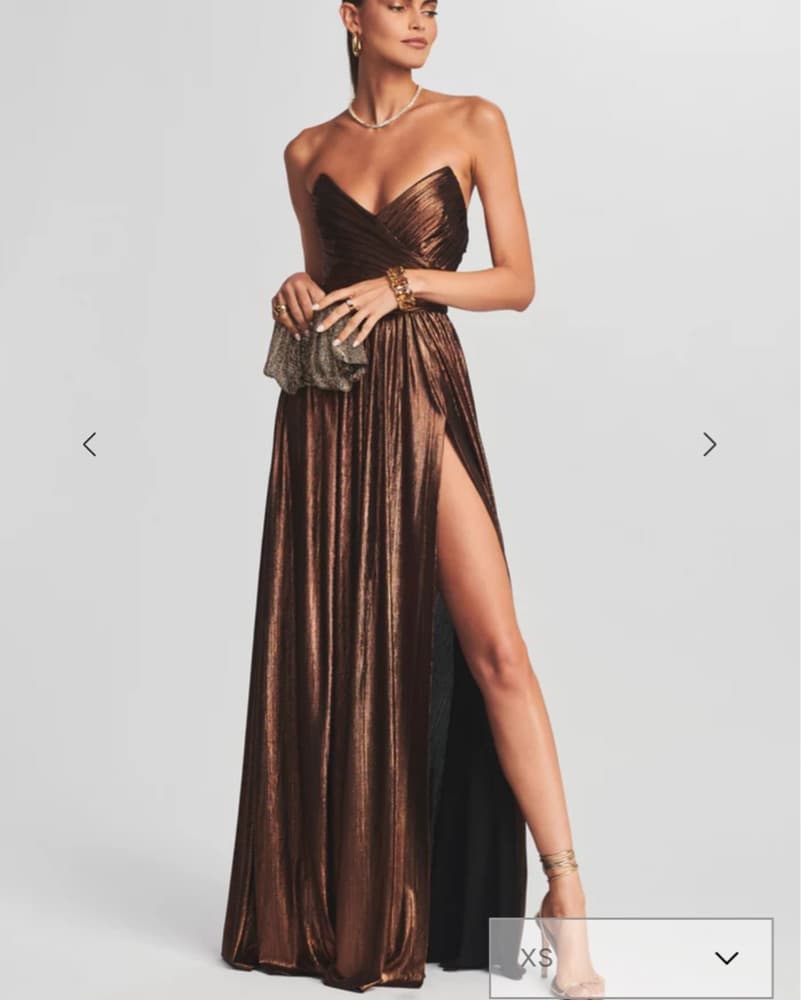 Stunning Metallic Gown with Thigh-High Slit - Image 5