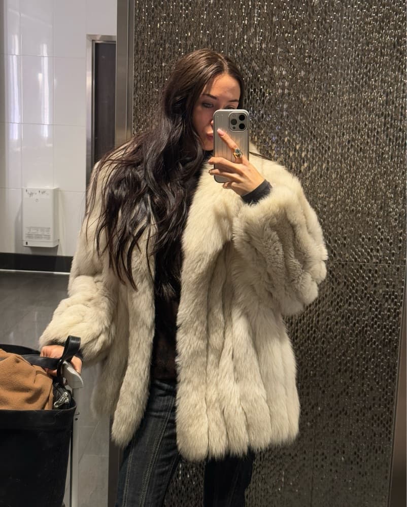 Oversize Vintage Fur Coat - Image 5