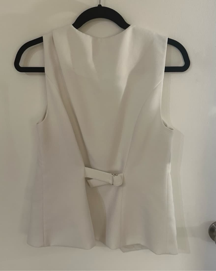 A&F Mara Button Through Vest - Image 2