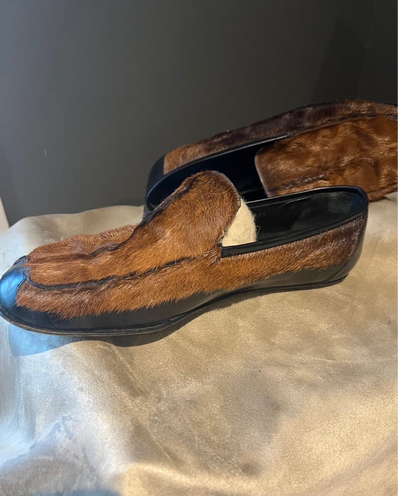 Gucci Fur Loafers - Image 2