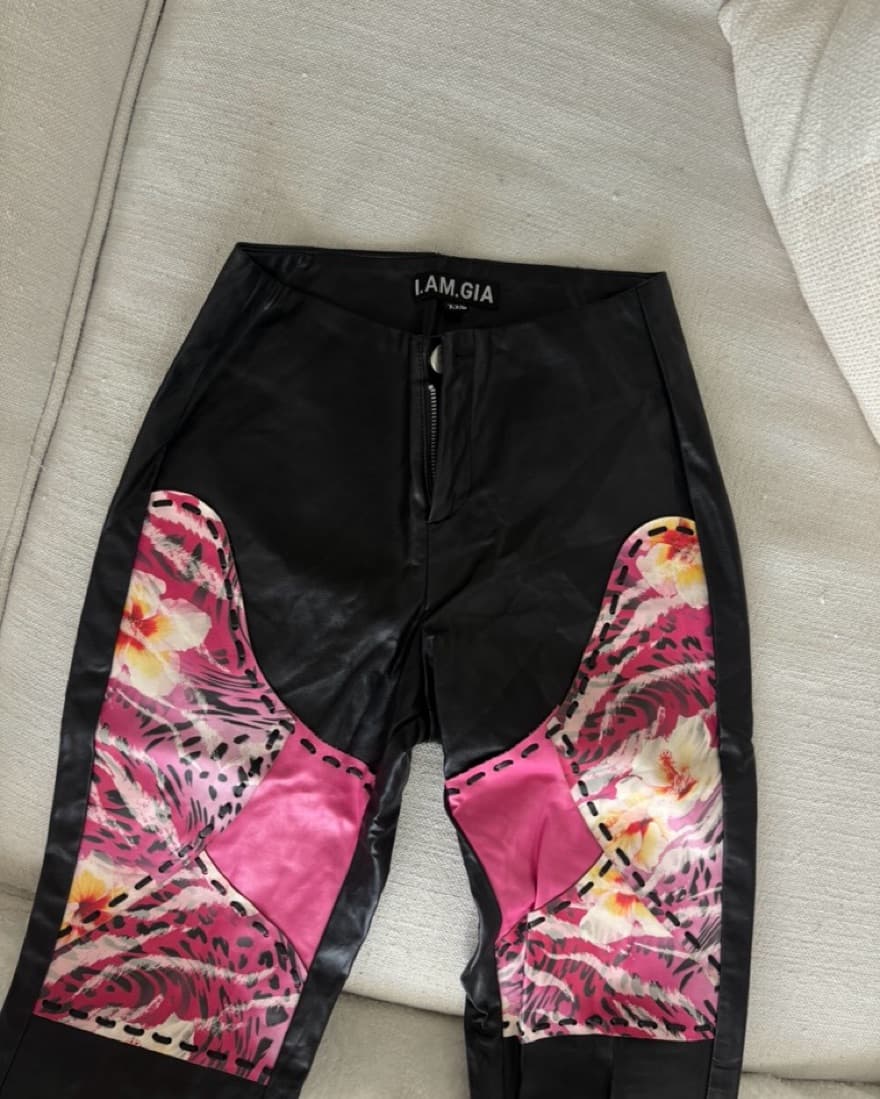 I Am Gia Set - Image 5