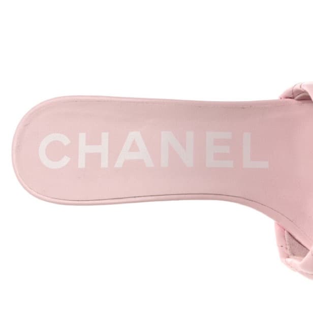 Chanel Kitten Heels - Image 4