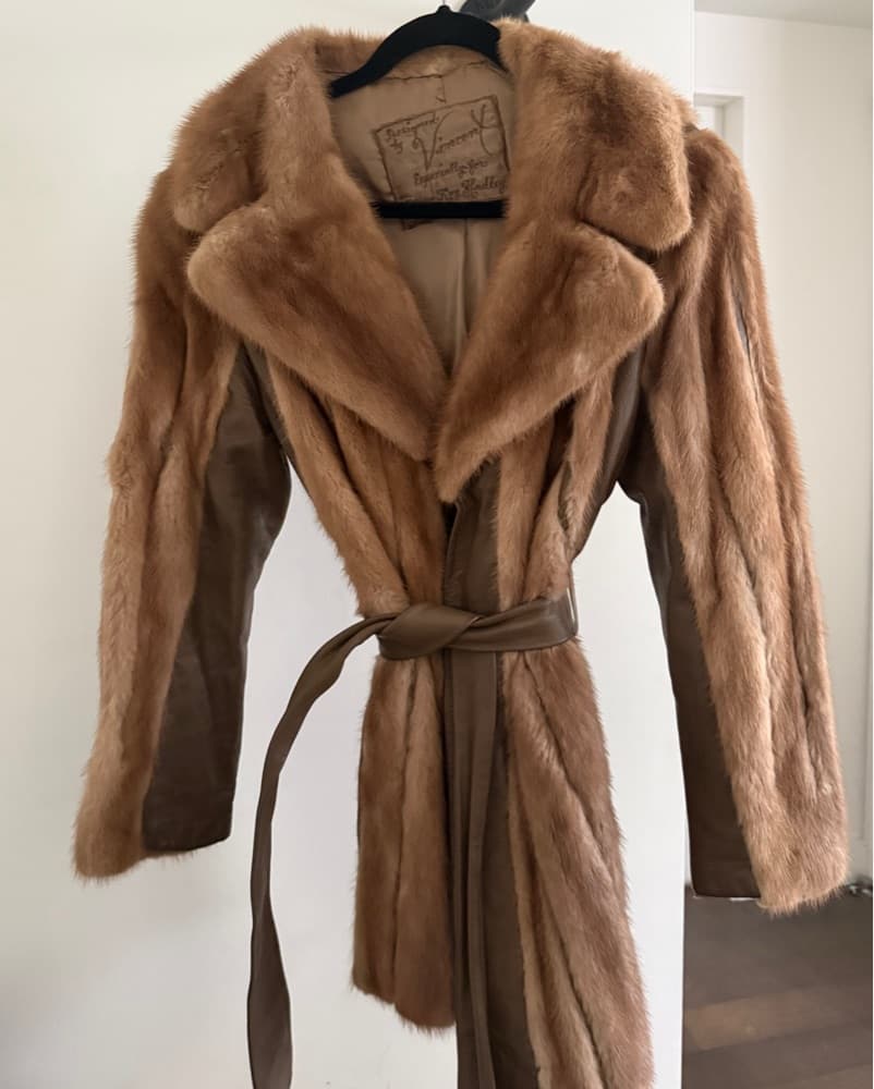 Vintage Mink Fur Coat  - Image 2