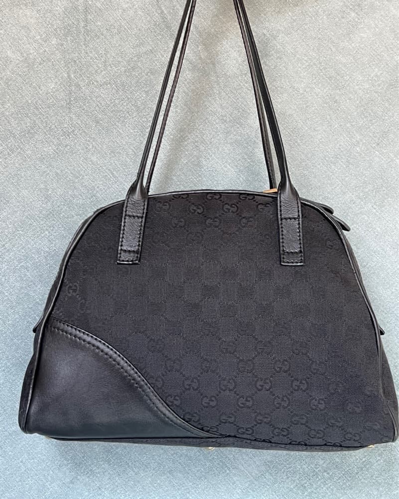 Gucci Shoulder Bag - Image 2