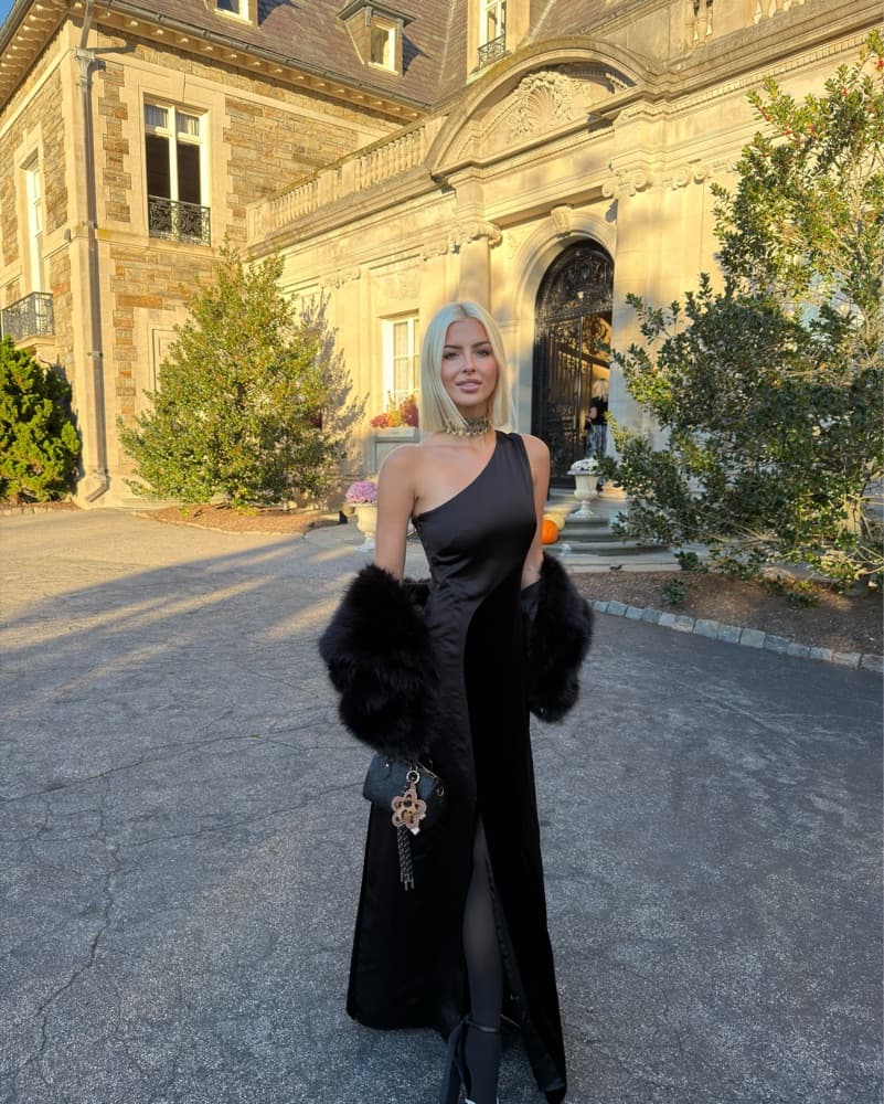 Black Tie One Shoulder Gown - Image 1