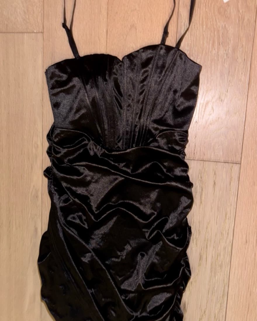 Black Velvet Bodycon Dress - Image 3