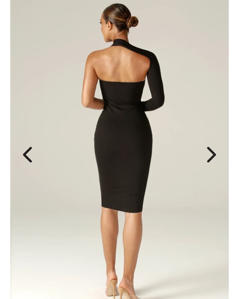 Aliava Dasha Fitted One Shoulder Dress - Image 4