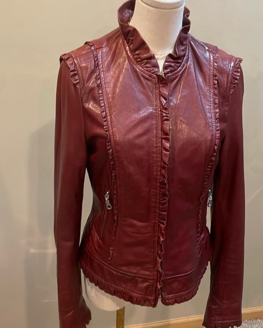 Chic Leopard Print Faux Leather Jacket - Image 1