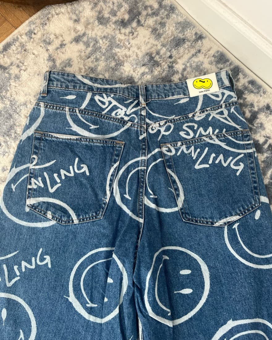 Wide leg graffiti smiley jeans  - Image 3