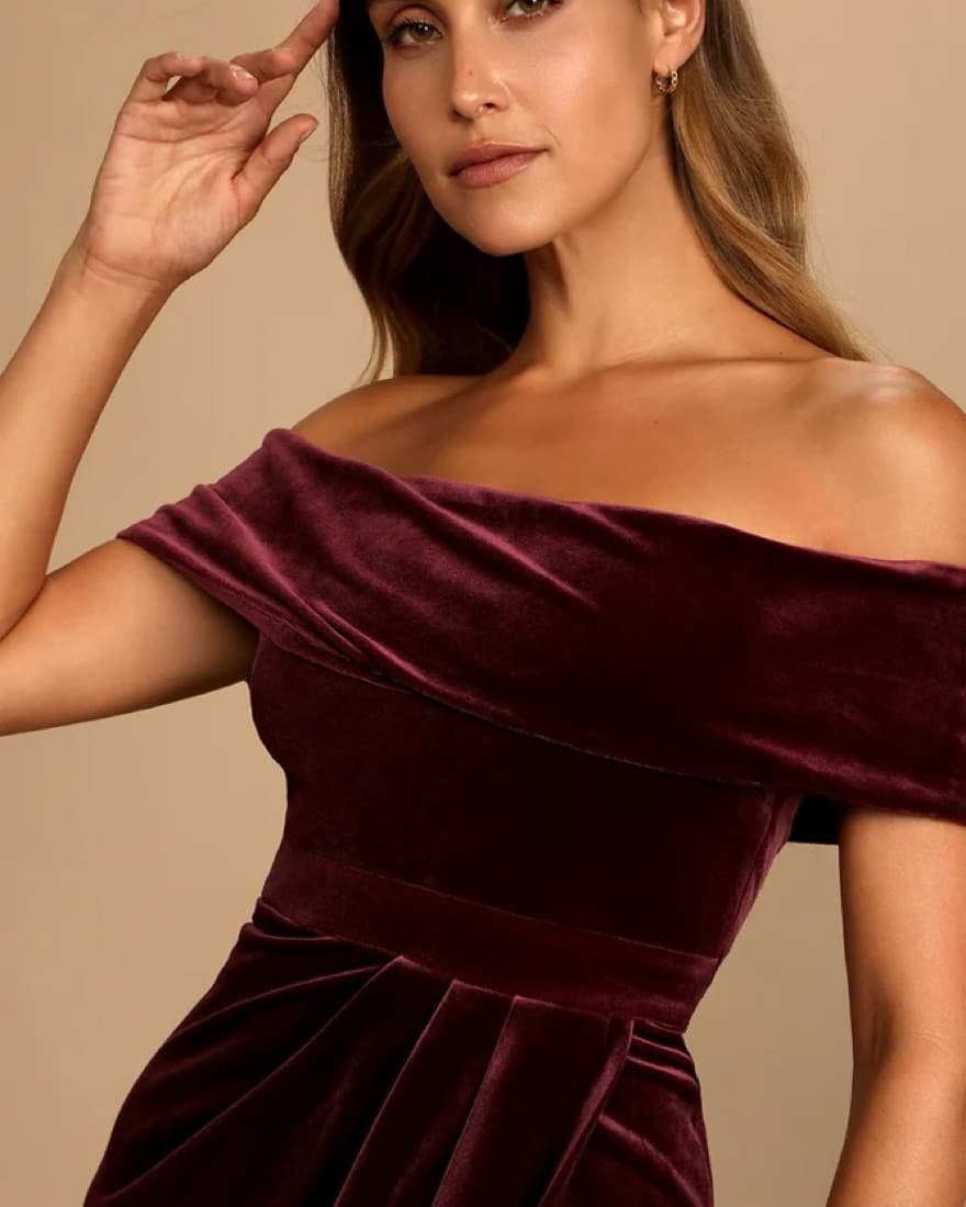 Elegant Burgundy Velvet Off-Shoulder Dress - Image 2
