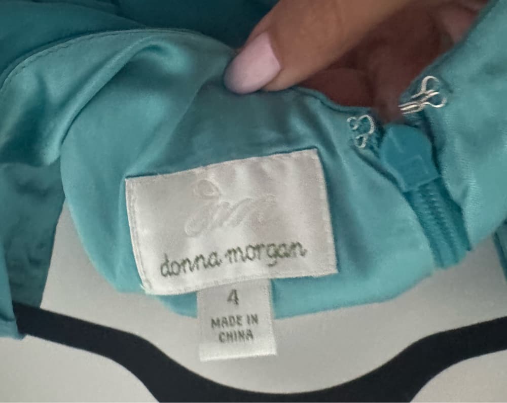 Elegant Teal Donna Morgan Gown - Image 3