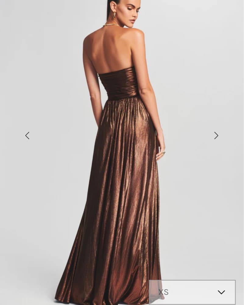 Elegant Metallic Gown with Thigh-High Slit - Image 4